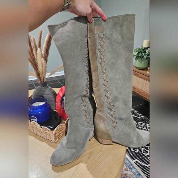 GIANNI BINI Leather/Suede Two Toned Braid Detail Knee High Boots. Olive.Size 7.5 - Picture 5 of 16